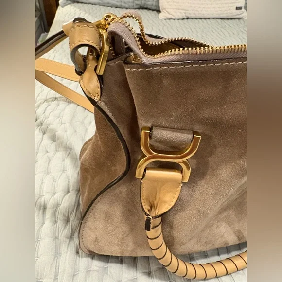 CHLOE
Marcie Medium, Motty Grey Suede - Picture 12 of 16